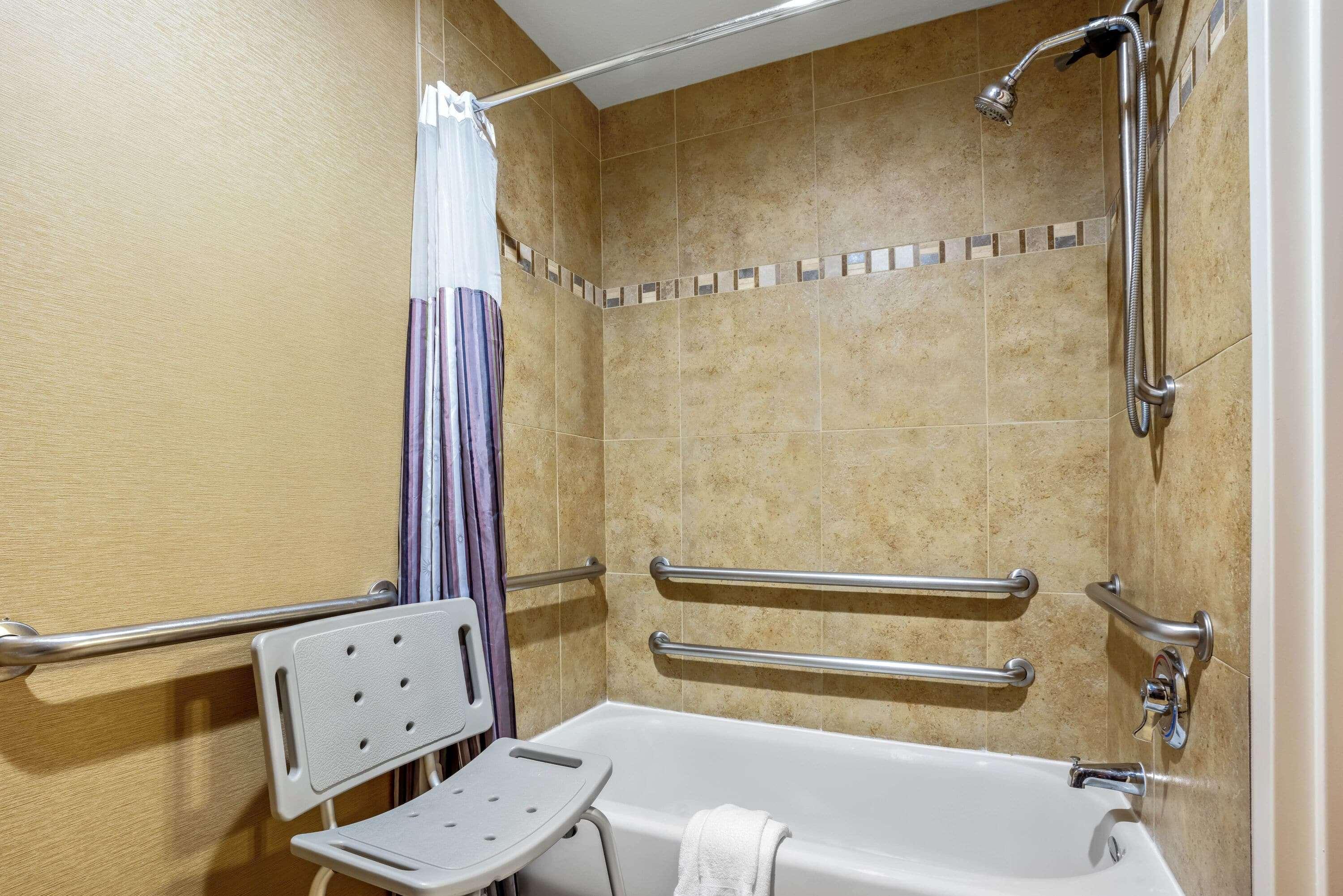 מלון La Quinta By Wyndham קור ד'אלן מראה חיצוני תמונה